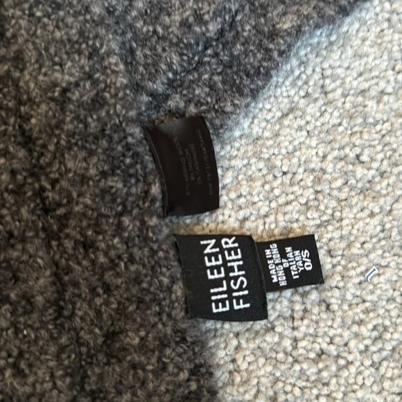 Eileen Fisher Winter Scarf - Marbled Gray with pockets - Picture 2 of 4